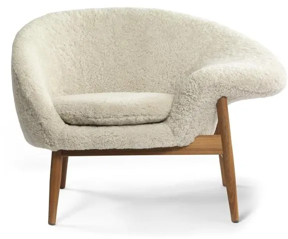 Warm Nordic Fried Egg oikeanpuoleinen nojatuoli lampaannahkaa Moonlight