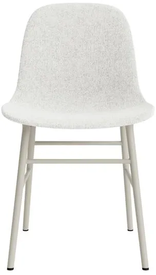 Normann Copenhagen Form Ruokapöydän tuoli Verhoiltu Ryhmä 5 Vaaleanharmaa/Teräs